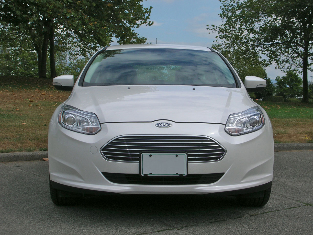 ford-focus-electric-car-canada