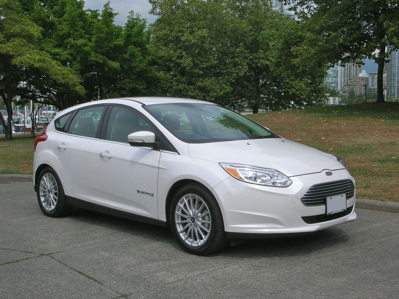 Ford focus electric review canada
