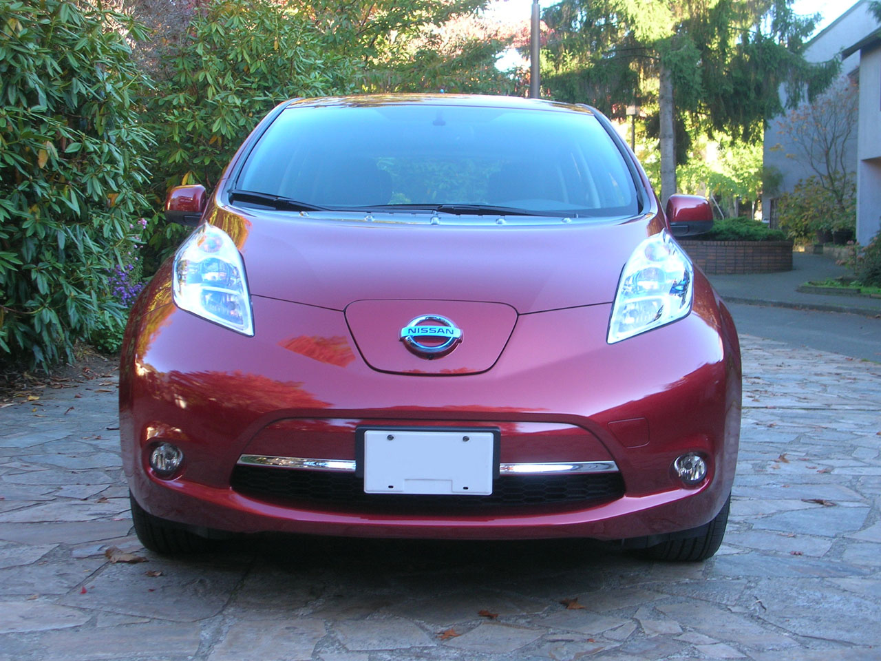 Where can you plug in a nissan leaf #8