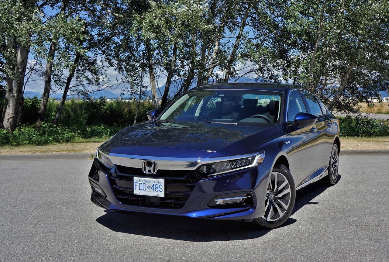 2019 Honda Accord Hybrid Touring Road Test - CarCostCanada