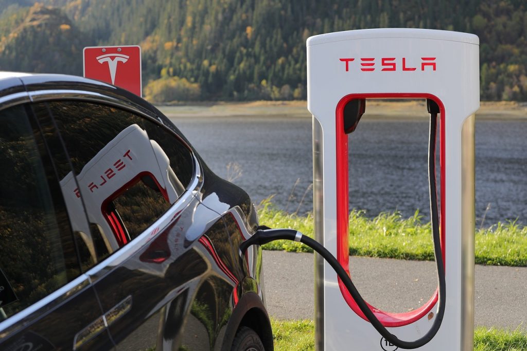 tesla-electric-car-comparison
