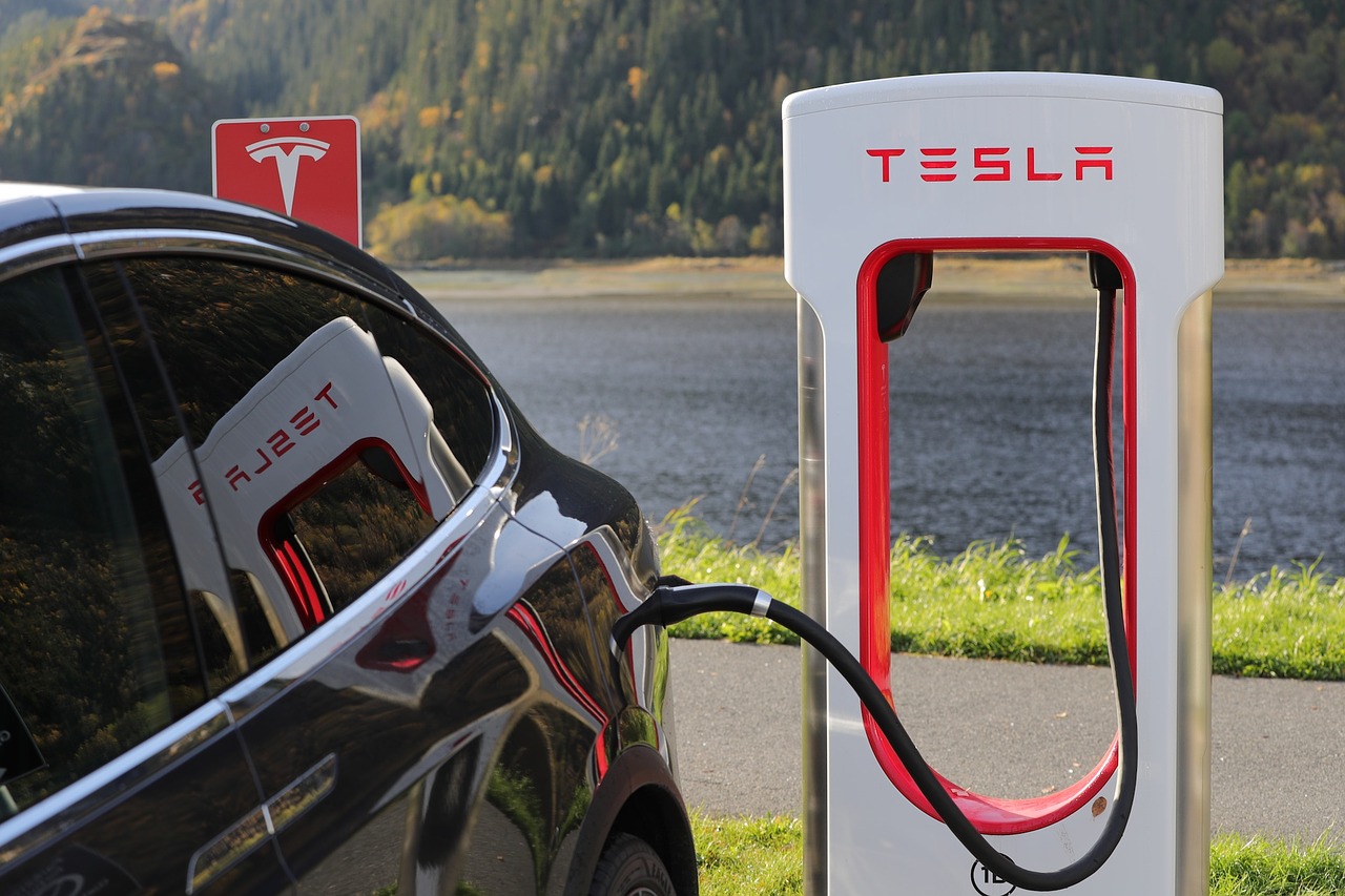 tesla-electric-car-comparison